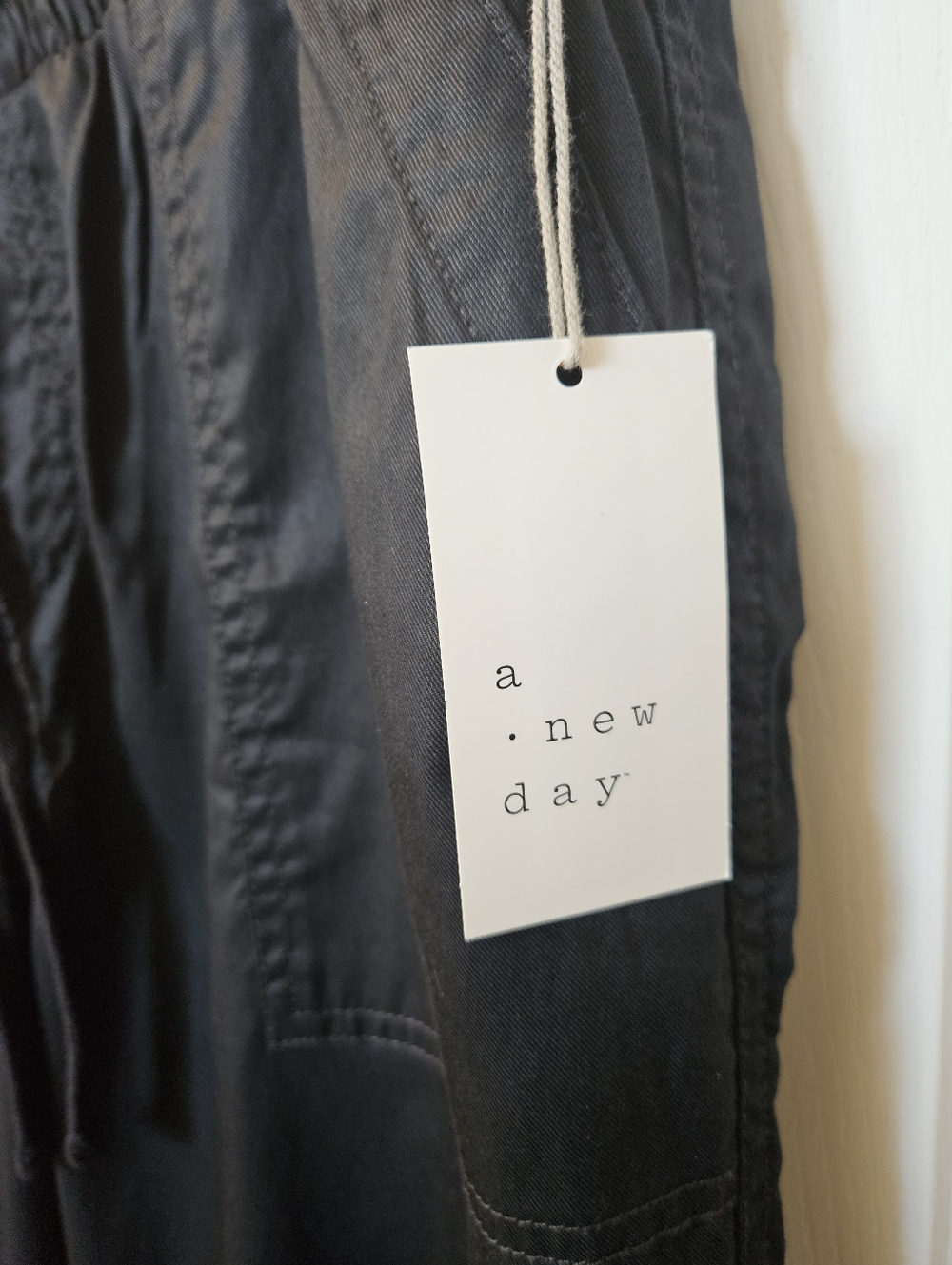 Black Drawstring Cargo Jogger Pants - Picture 7 of 10